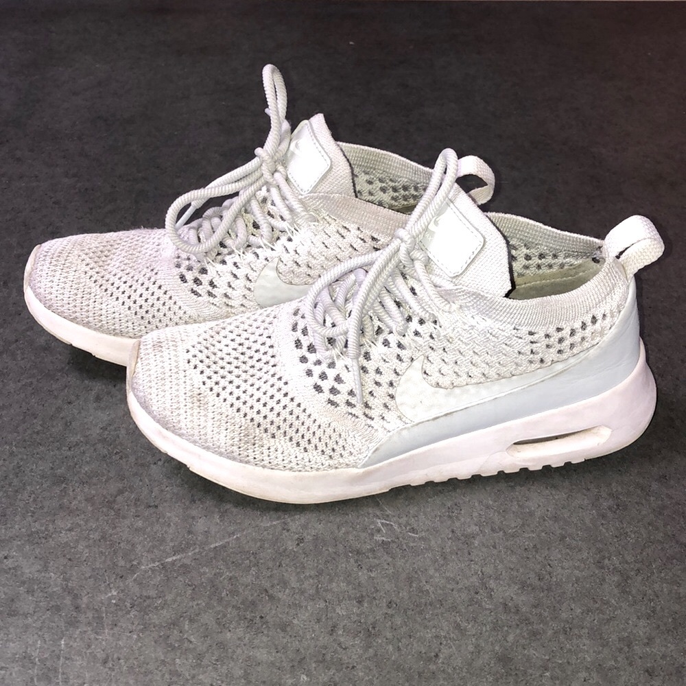 Nike Women's Athletic Shoes - Light Gray